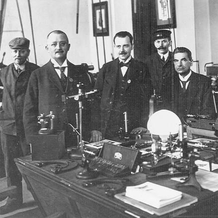 Založenie "ZEISS Oddelenia presného merania"